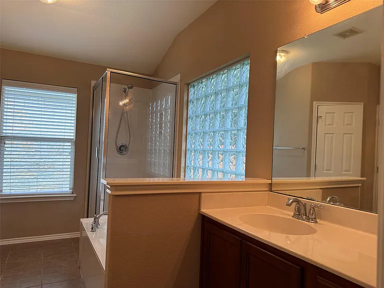 11217 McKinney Spring Dr — Photo 13