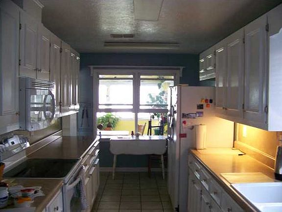 3rd image of 6366 Willow Glen Dr