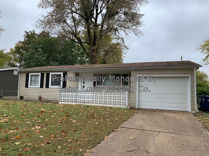 1st image of 1075 Estes Dr