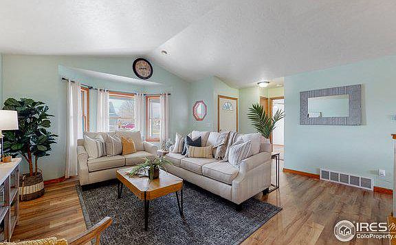 4th image of 4943 W C St