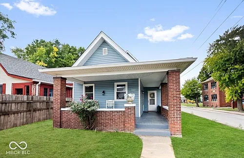 1302 Laurel St Photo 1