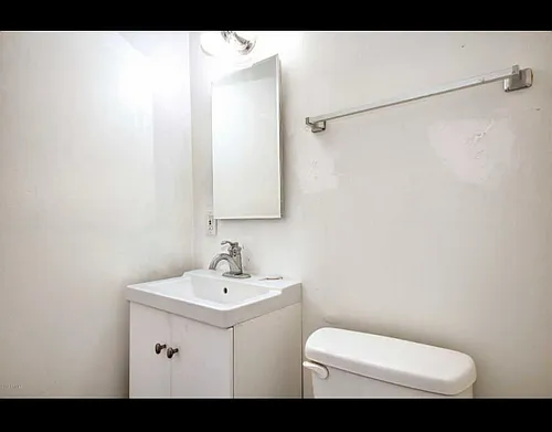 450 W Earll Dr Photo 1