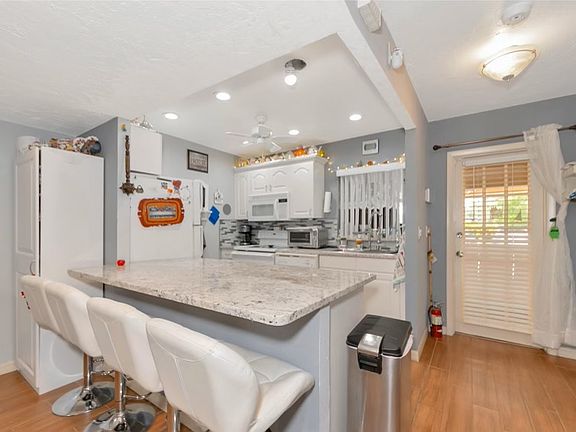 3rd image of 3206 Ramblewood Dr N #18D4