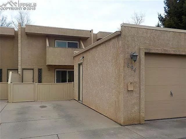 1st image of 694 Echo Ln