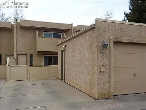 694 Echo Ln Photo 1