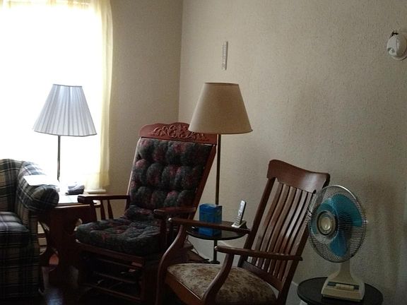 5th image of 726 S Park St