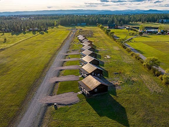 2nd image of 916 Jensen Rd