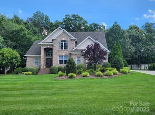 704 6th Ave NE, Conover, NC 28613