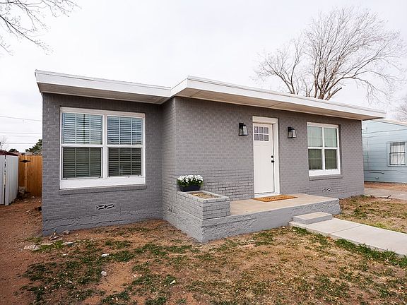 2nd image of 213 E Circle Dr