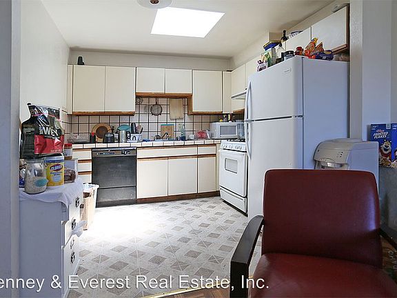 4th image of 672 37th Ave APT 3