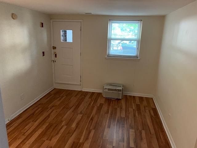 2nd image of 2030 Murray St APT 6