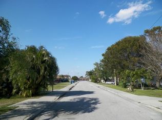 566 SE 1st St, Belle Glade, FL 33430