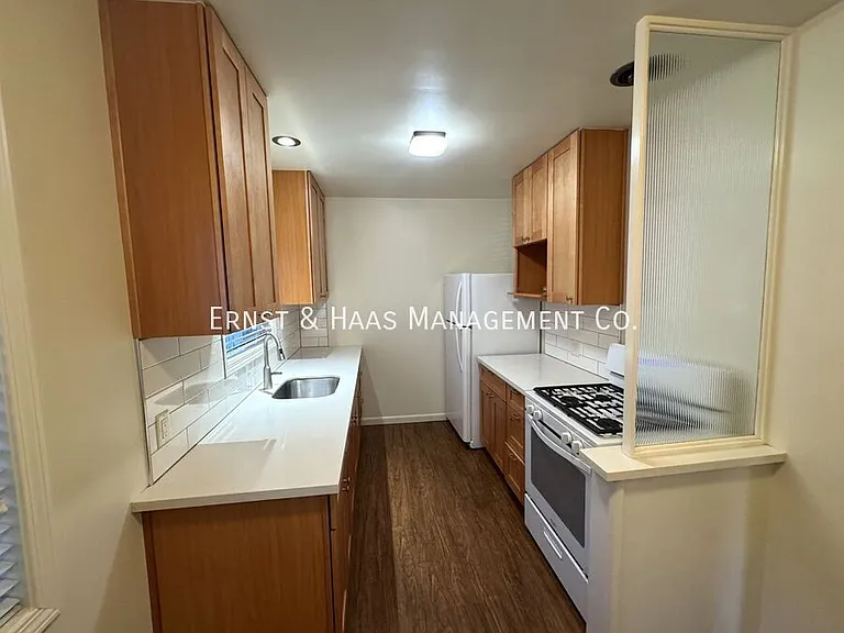 332 Magnolia Ave #A — Photo 6