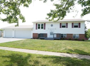 19523 Redwood Ln, Mokena, IL 60448