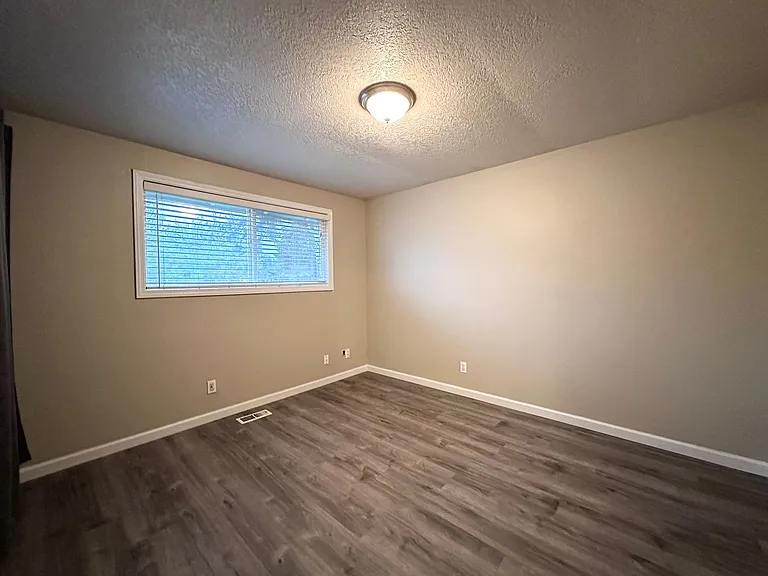 6300 SW Fisher Ave — Photo 16