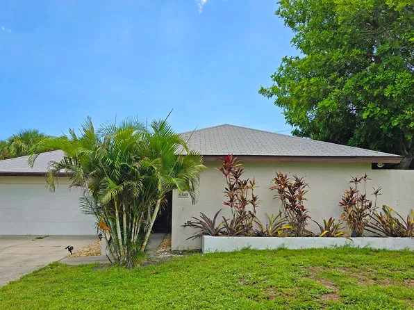 6545 Waterford Cir, Sarasota, FL 34238