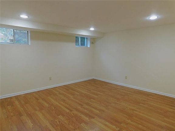 5th image of 215 Meday Ave