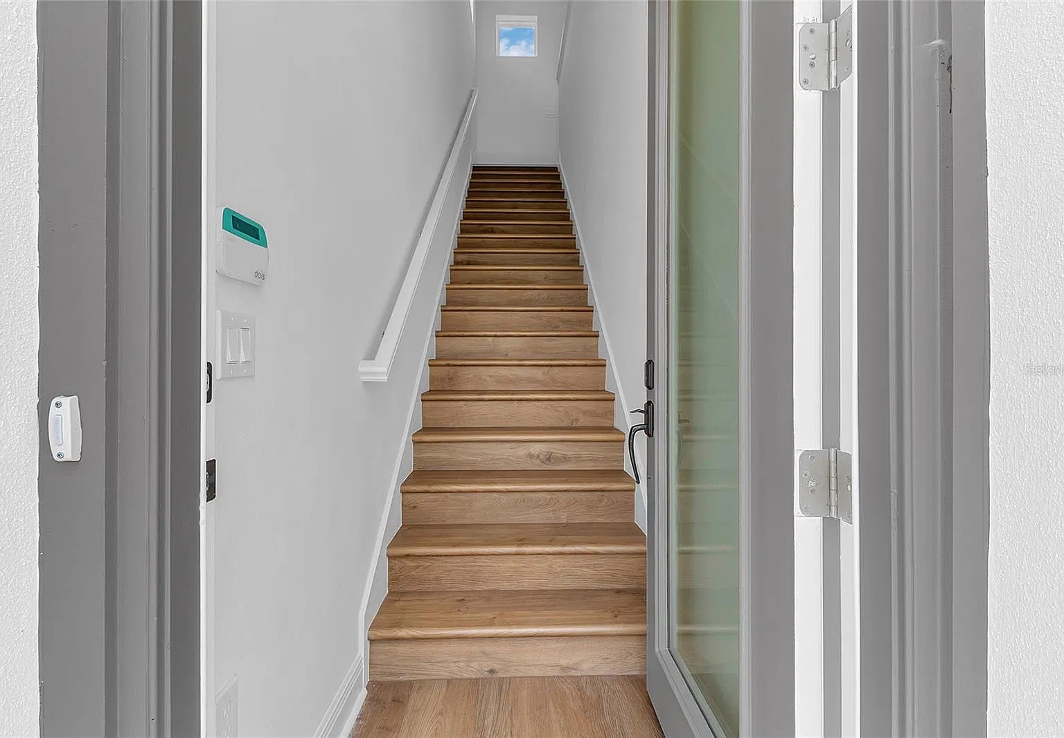 1 bed, 1.0 bath, 890 sqft, $2,100 — Photo 3