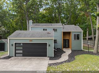 1730 N Briarcliff Dr, Appleton, WI 54915