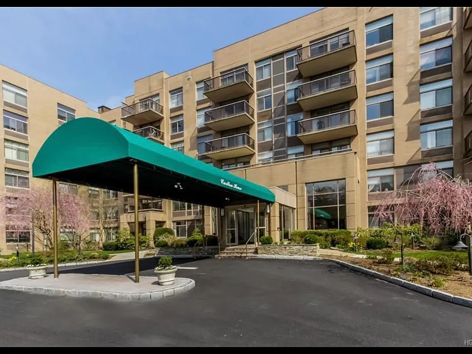 35 N Chatsworth Ave #1M