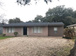 230 W Orchard St, Clute, TX 77531