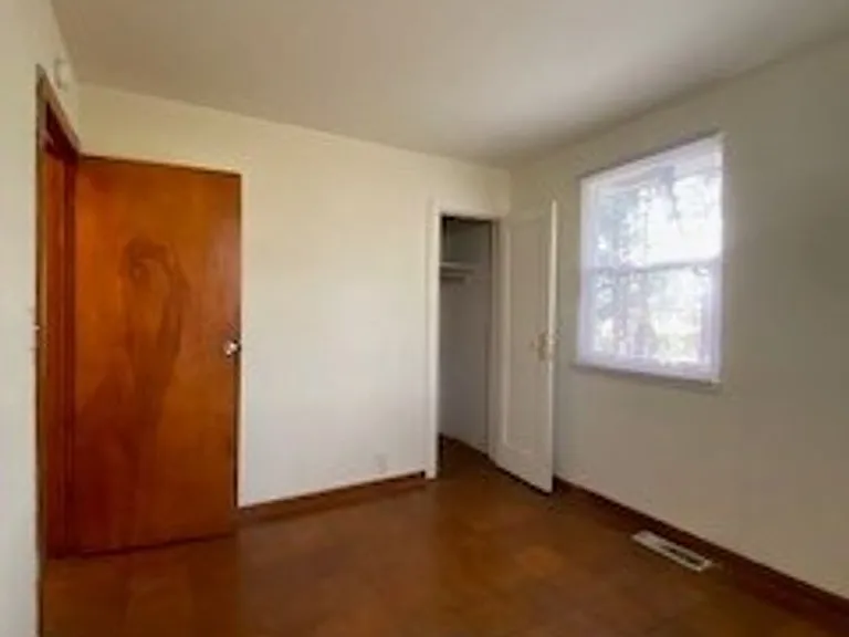 55363 Lexington Ave — Photo 11