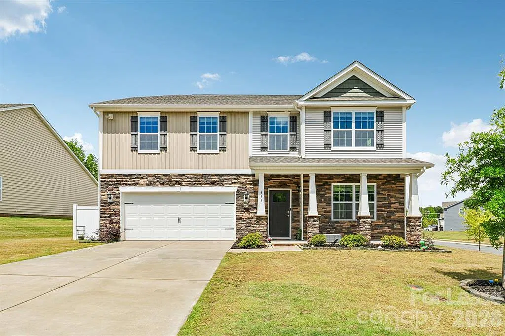 4 bed, 3.5 bath, 3108 sqft, $2,950 — Photo 2