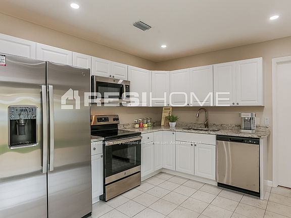 3rd image of 806 20th Ave N