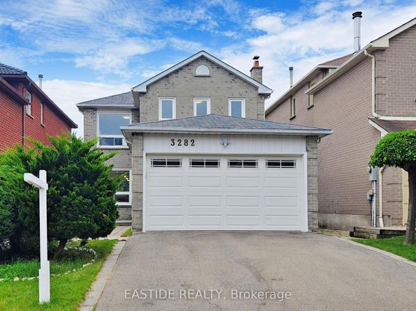 3282 Dragon Dr, Mississauga, ON L5B 3G7