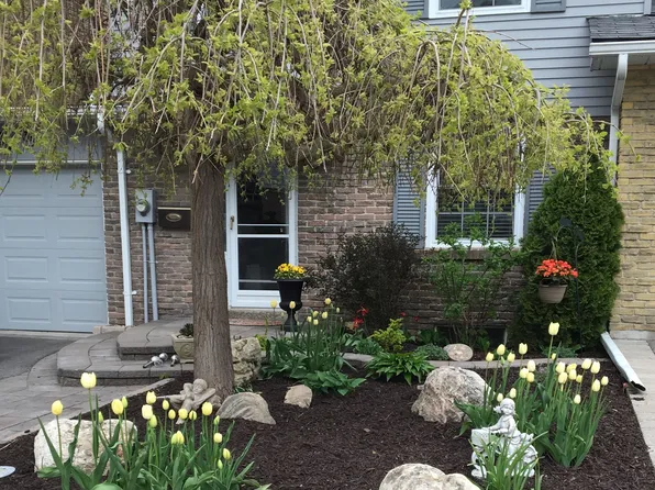 35 Parkland Ct, Aurora, ON L4G 3M5