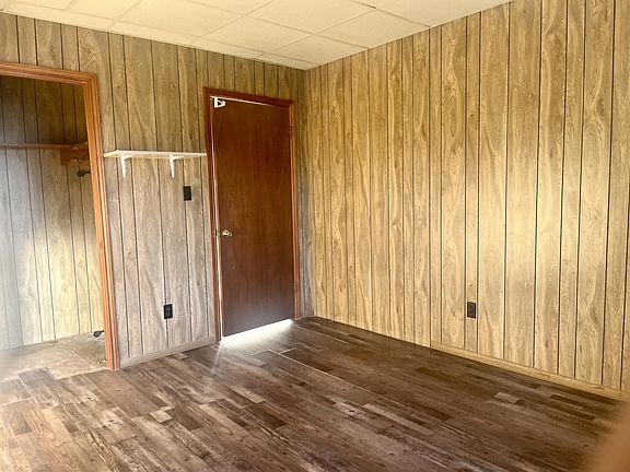 3rd image of 1104 Halsey St #11105028