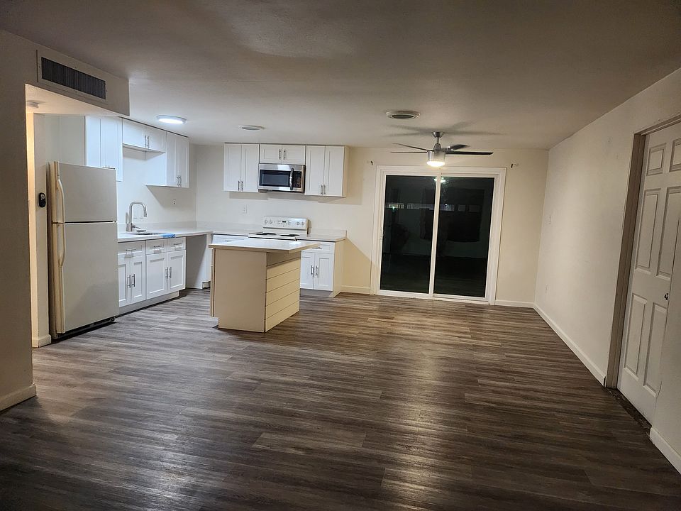 1st image of 7403 W Sells Dr