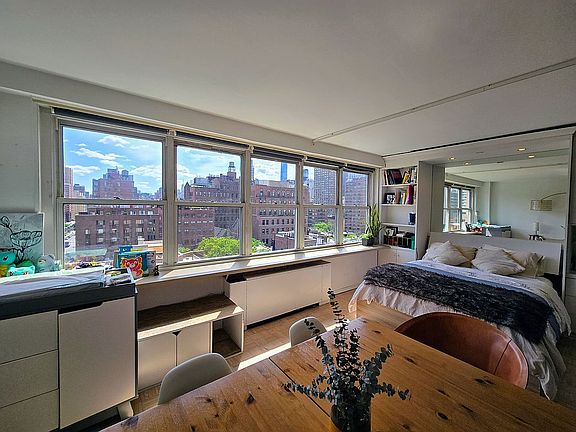 5th image of 251 E 32nd St #14G