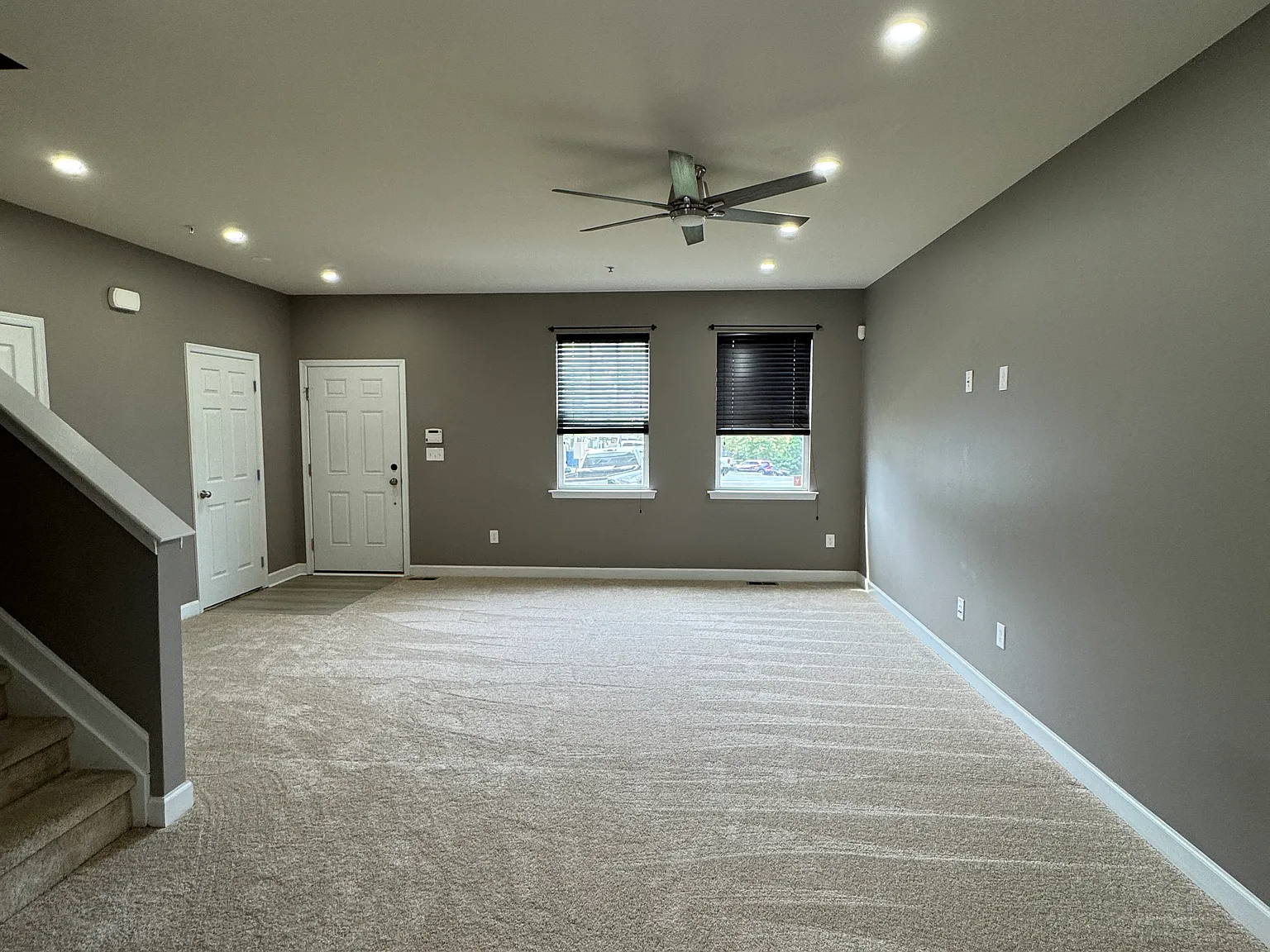 3 bed, 2.5 bath, 2006 sqft, $2,900 — Photo 3