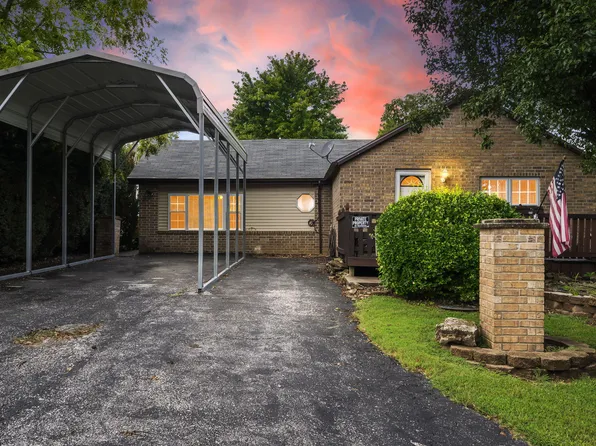 211 N Maple Street, Galena, MO 65656