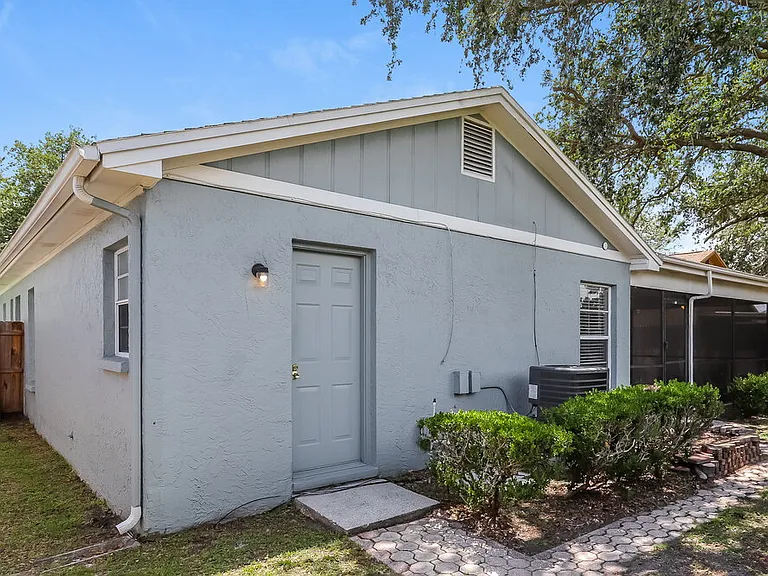 1521 Vernon Ct — Photo 16