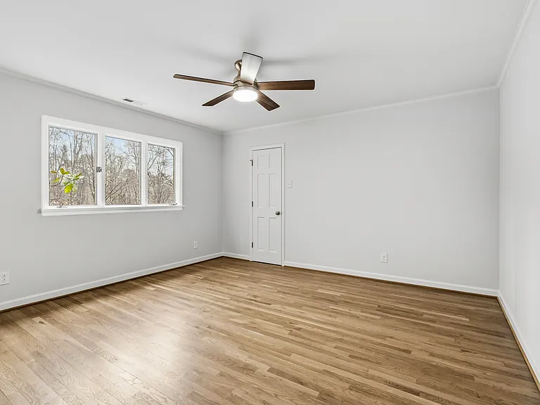 1504 Homestead Rd — Photo 14