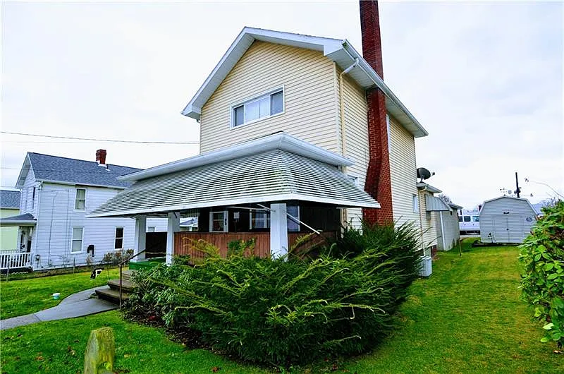 434 Henry St photo 1