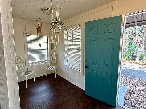 5th image of 701 NW 4th Ave
