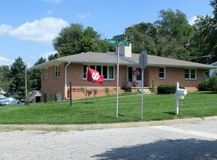 105 E Sunny Slopes Dr, Bloomington, IN 47401