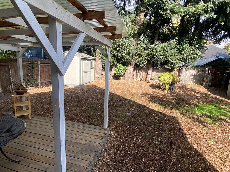 1025 N Church St — Photo 30