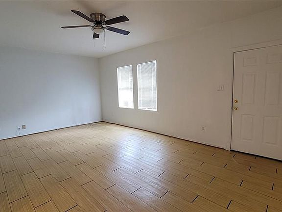 2nd image of 3004 Live Oak St #A