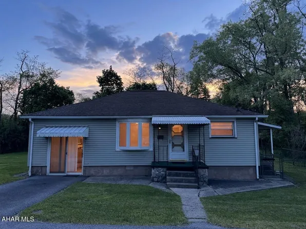3935 Oak Ave, Altoona, PA 16601