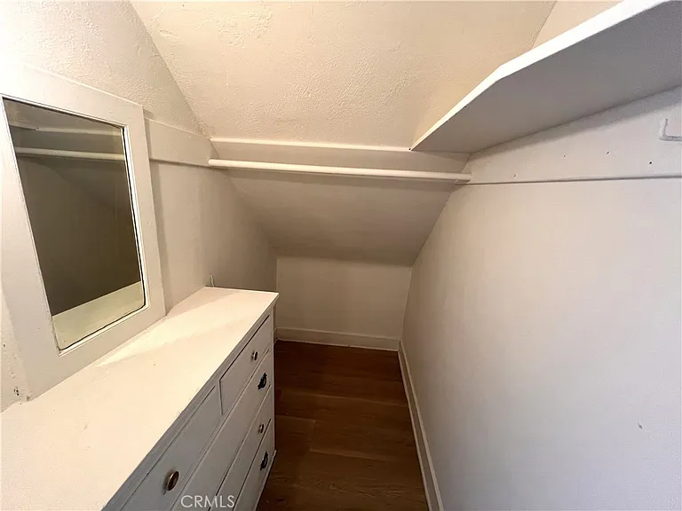 3919 Walton Ave — Photo 12