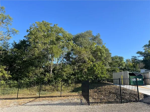 6406 E 87th St, Kansas City, MO 64138