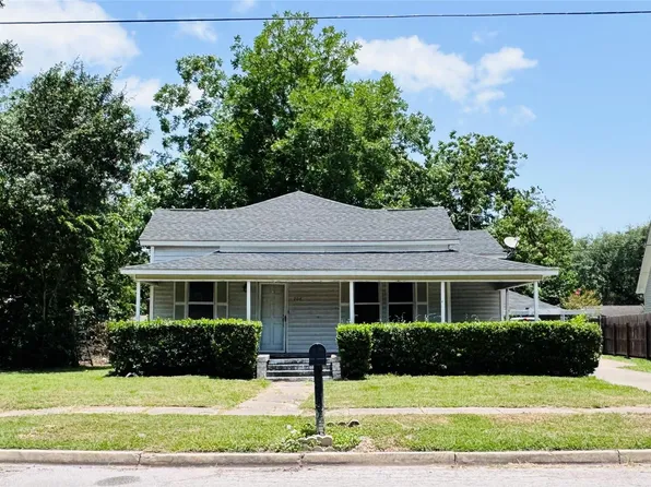 106 W Prairie Ave, Eagle Lake, TX 77434