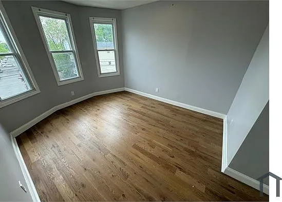 64 Logan Ave #3R — Photo 3
