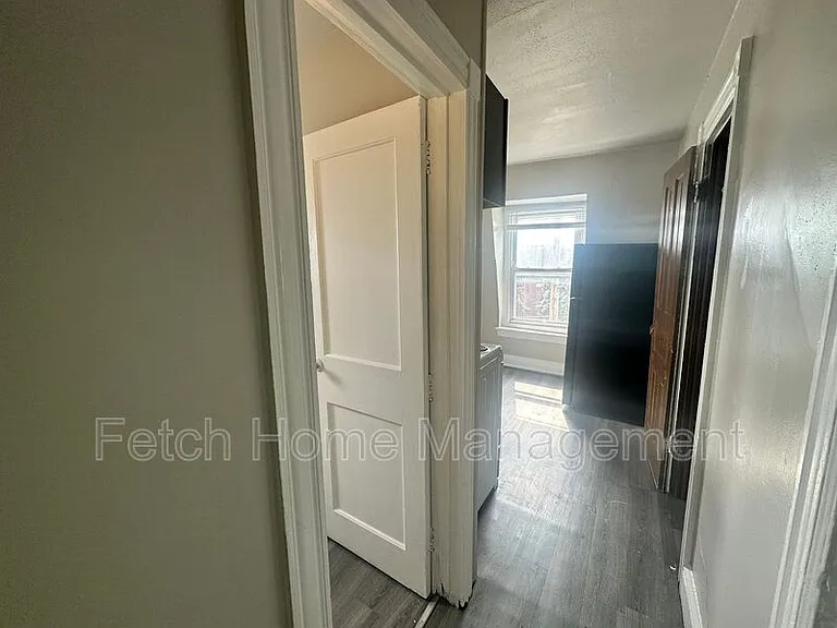 100 Windsor St #3 — Photo 11