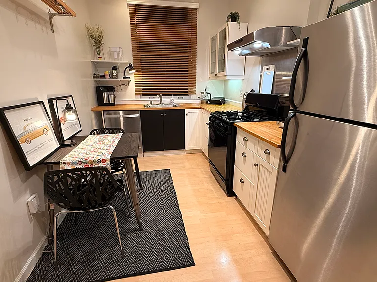 Eat-in Kitchen
