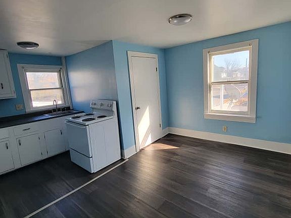 3rd image of 401 W Green St #A2